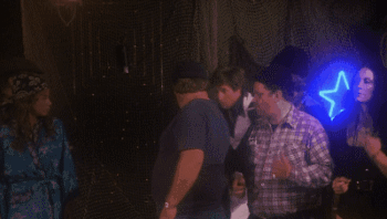 1458904398228934412.gif