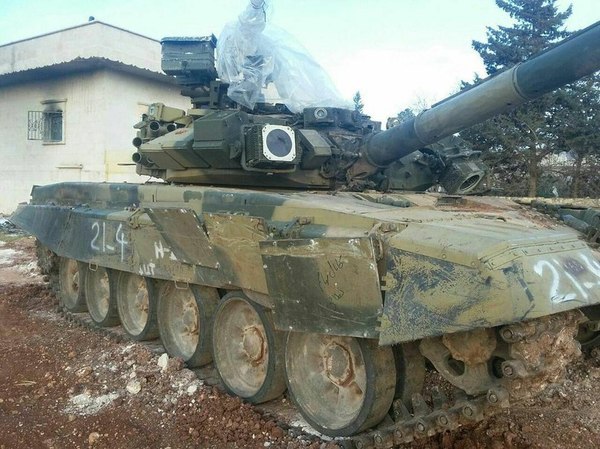 Сирийский танк Т-90 после попадания снаряда ПТРК