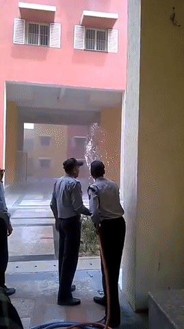 1459751982193821341.gif