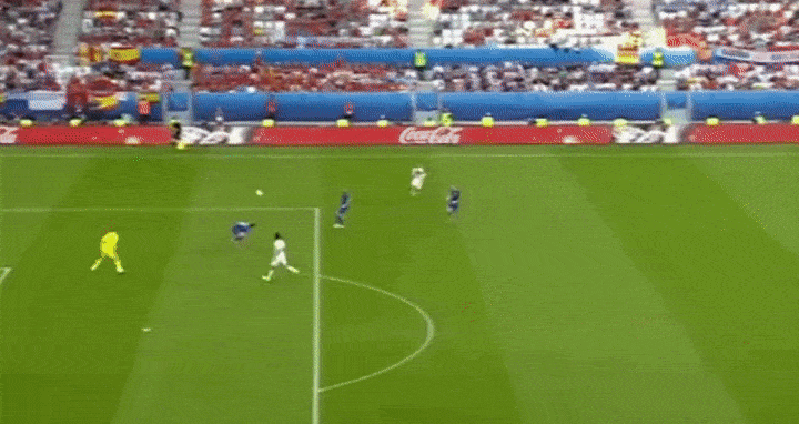 1466537073161315845.gif