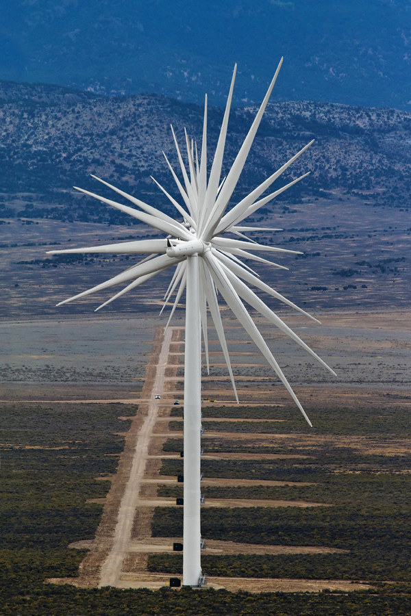 Невада. 14 ветряков построенных в ряд