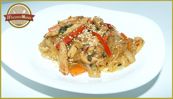 Фунчоза с курицей и овощами в соусе терияки рецепт пошагово Фунчоза с курицей и овощами в соусе терияки рецепт пошагово