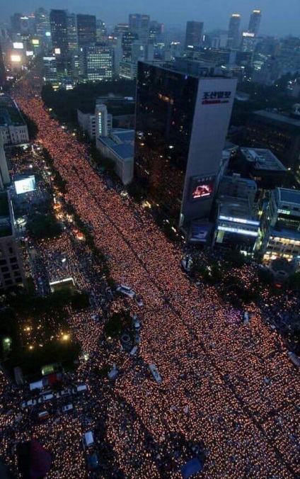 Протест в Корее корея, протест, свечи ngk, народ, Против, президент, Политика