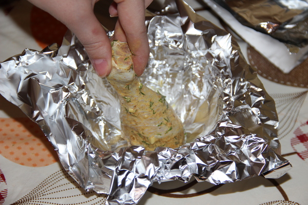 Куриные ножки в мешочках из фольги курица, рецепт, помидор, картофель, чеснок, вкусно, рецепты курицы, на каждый день, длиннопост