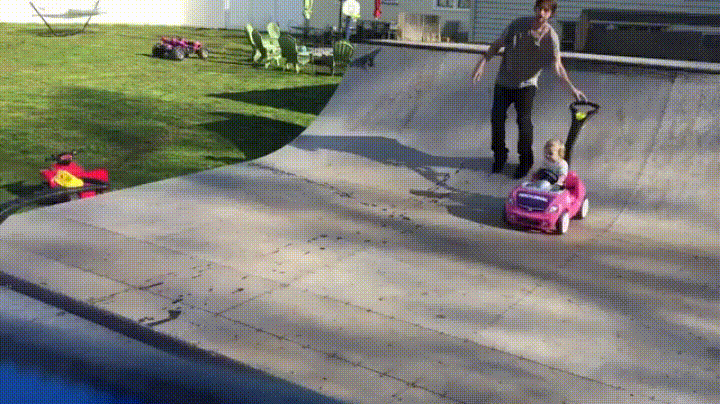 1496739543155419130.gif