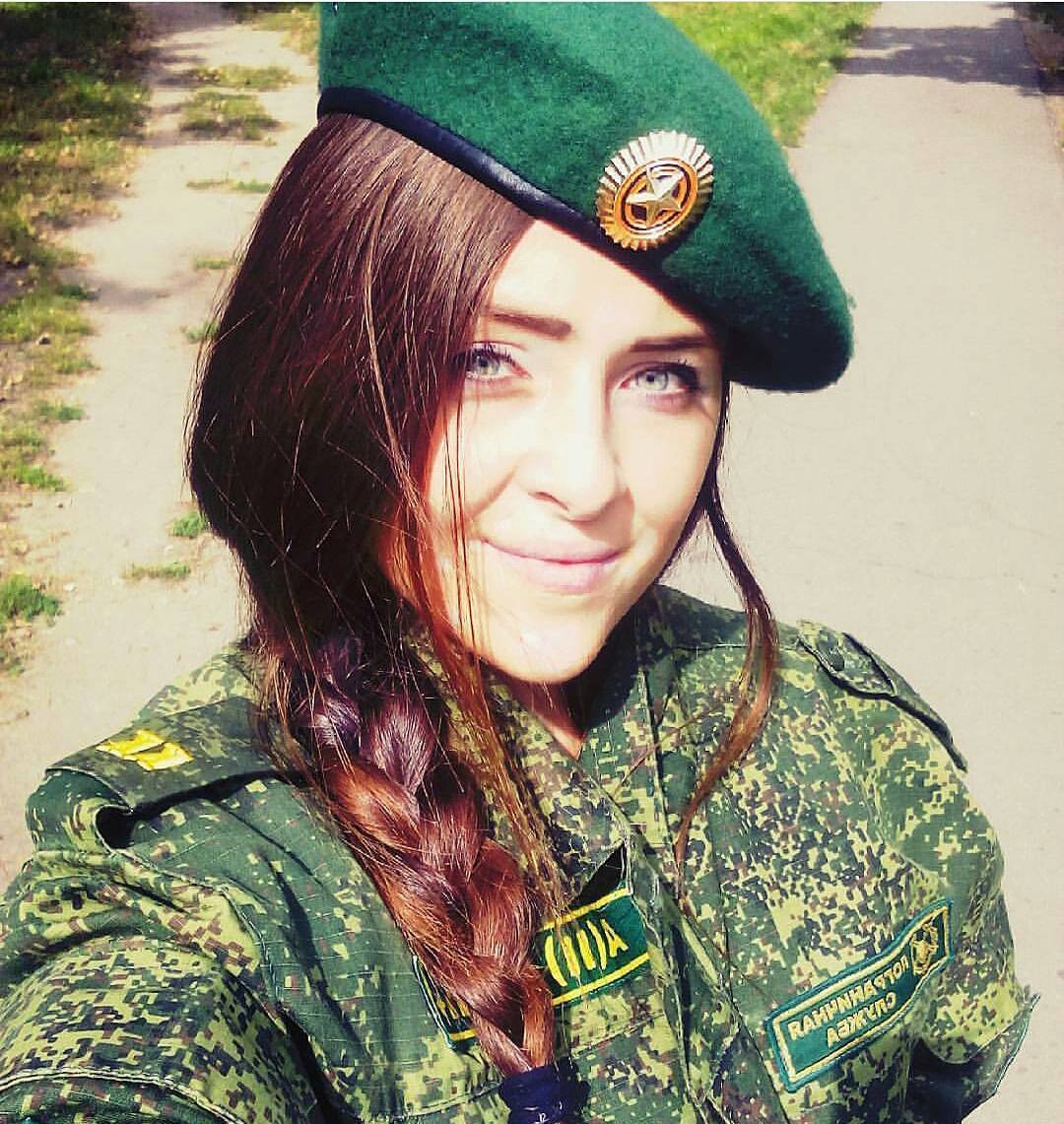 Красивые девушки российской армии