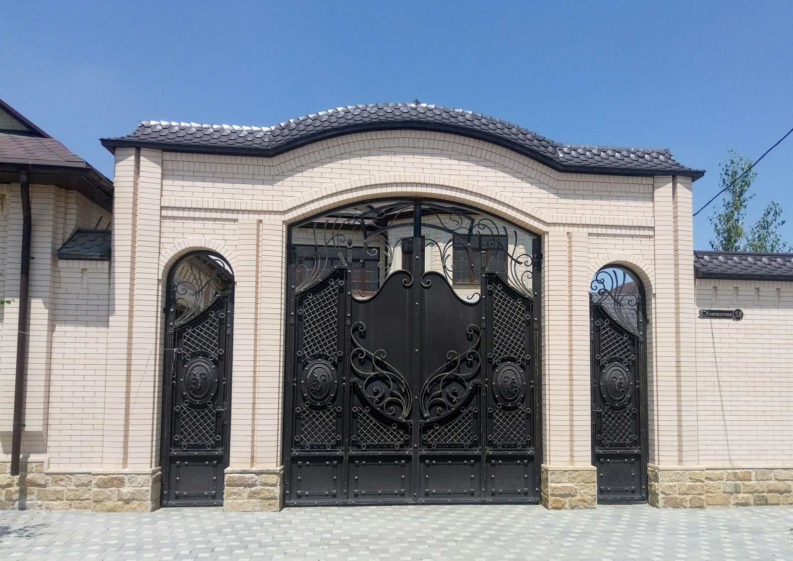 Ворота Грозный Фото