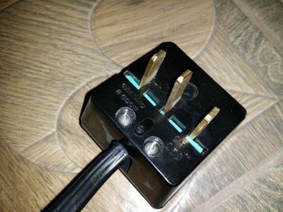 1460290778212995636 можно ли заизолировать провода термоклеем