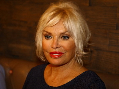 ажда пеккан фото биография. 151107185617413920. ажда пеккан фото биография фото. ажда пеккан фото биография-151107185617413920. картинка ажда пеккан фото биография. картинка 151107185617413920. Листала я тут ленту Инстаграма, и наткнулась на пост об одной турецкой певице, в посте говорилось что в возрасте 71 года она активно выступает на сцене,записывает новые песни,снимается для журналов и собирается обзавестись первенцем. Не знаю как у нее это получится,но признаю-выглядит она для своих лет поразительно, даже закрыв глаза на пластические операции(коих у этой дамы было немало судя по всему) и поэтому я все больше и больше убеждаюсь что возраст-это лишь цифра в паспорте, и никогда не поздно начать жизнь по-новому! ажда пеккан фото биография. 151107185617413920. ажда пеккан фото биография фото. ажда пеккан фото биография-151107185617413920. картинка ажда пеккан фото биография. картинка 151107185617413920. Листала я тут ленту Инстаграма, и наткнулась на пост об одной турецкой певице, в посте говорилось что в возрасте 71 года она активно выступает на сцене,записывает новые песни,снимается для журналов и собирается обзавестись первенцем. Не знаю как у нее это получится,но признаю-выглядит она для своих лет поразительно, даже закрыв глаза на пластические операции(коих у этой дамы было немало судя по всему) и поэтому я все больше и больше убеждаюсь что возраст-это лишь цифра в паспорте, и никогда не поздно начать жизнь по-новому!