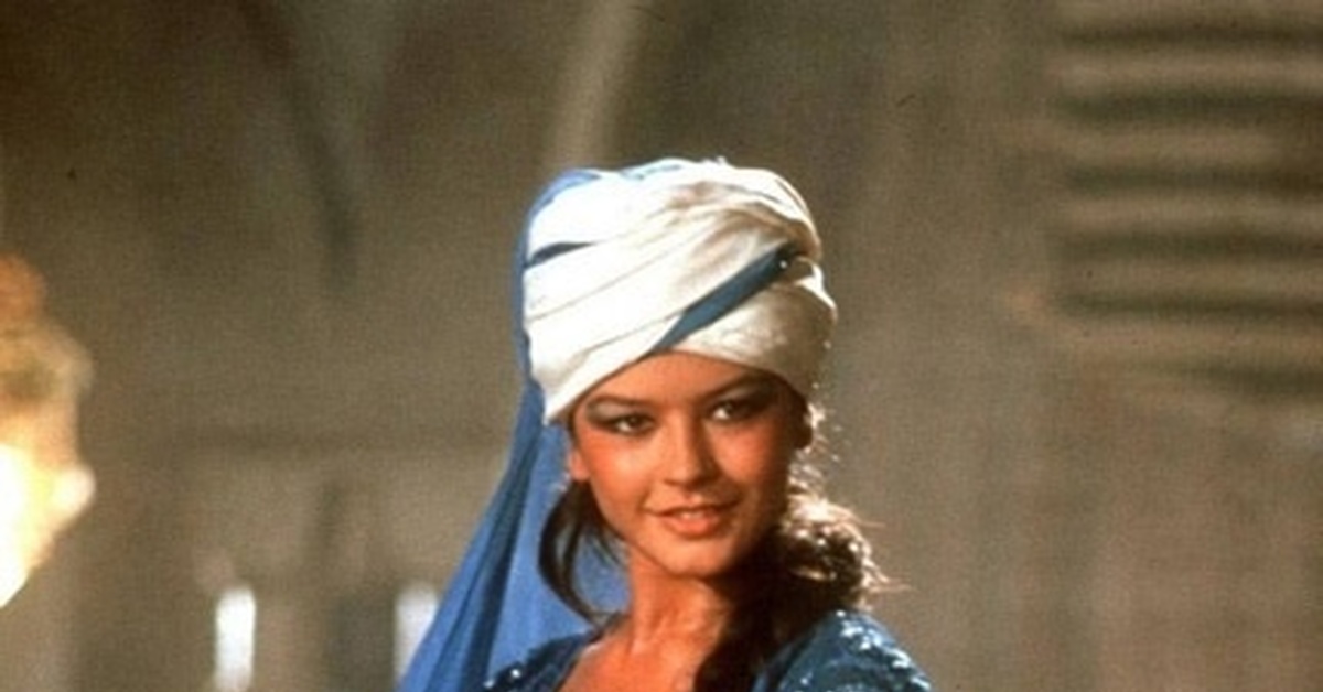 кэтрин-зета джонс 1990 шахерезада. кэтрин зета джонс 1990. кэтрин зета-джонс – «тысяча и одна ночь», 1990. кэтрин зета-джонс шахерезада. кэтрин зета джонс шехеразада.