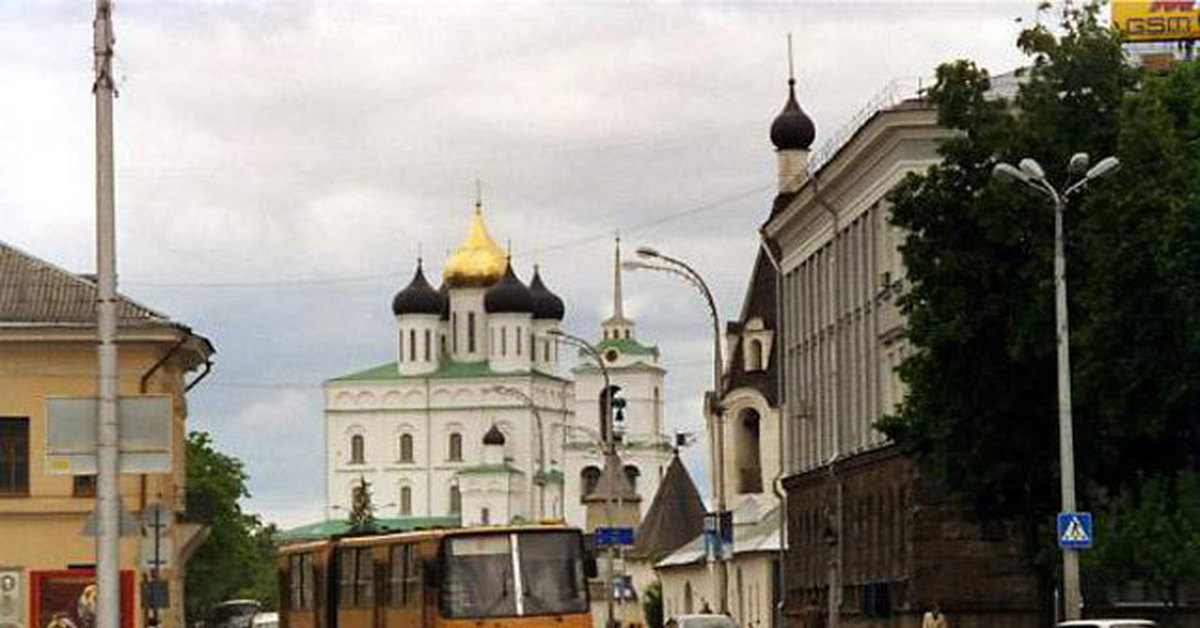 Улицы пскова. Псков Главная улица. Псков центр города улицы. Город Псков фото центра города. Реальный Псков.