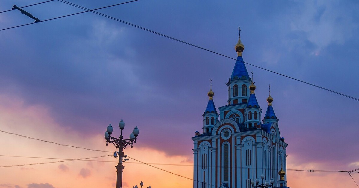 Хабаровский. Градо-Хабаровский собор Успения Божией матери. Храм на Комсомольской площади в Хабаровске. Хабаровск собор на набережной. Собор на сегодня в Хабаровске Комсомольской площади.