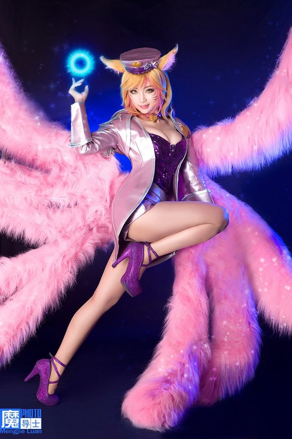 -  Ahri, League of Legends, 