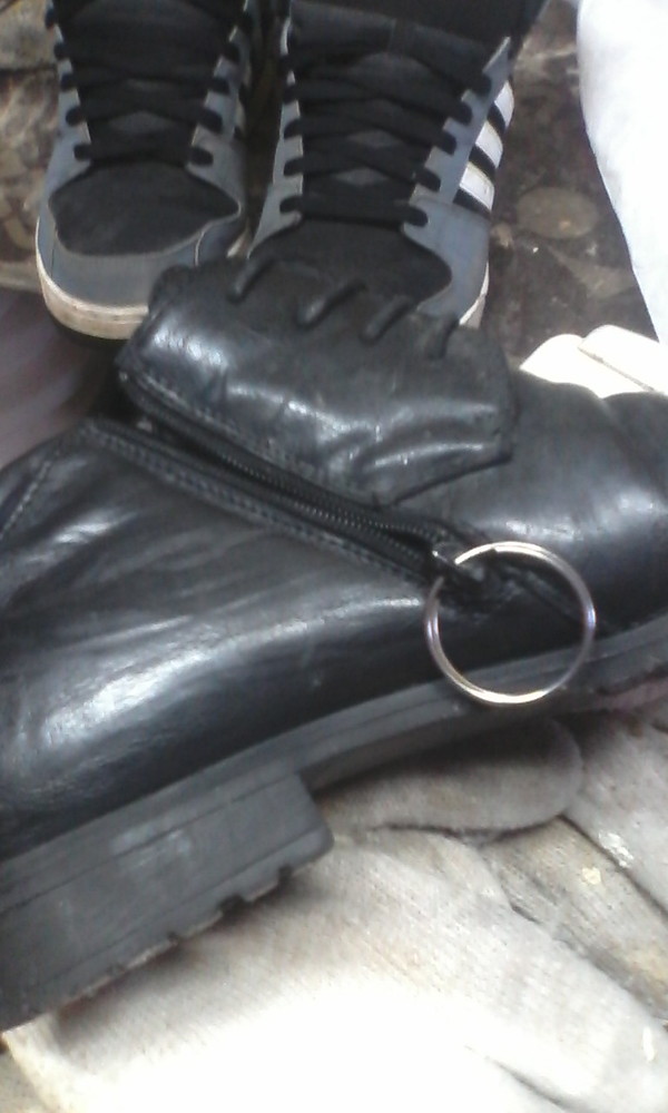 Наверное, многие так чинили "собачки". Кстати, эта часть бегунка называется"пулер".