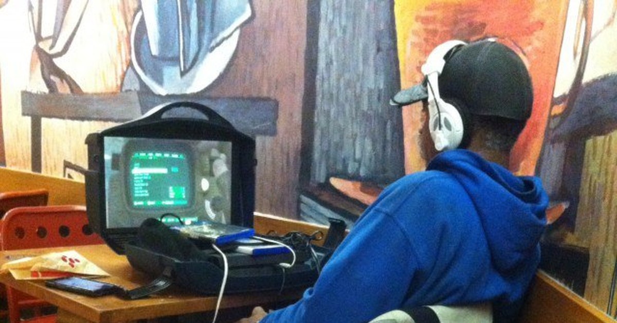 Задрот в игре это. Задрот. Задрот южный парк косплей. Саус парк геймер. Задроты за компьютером.