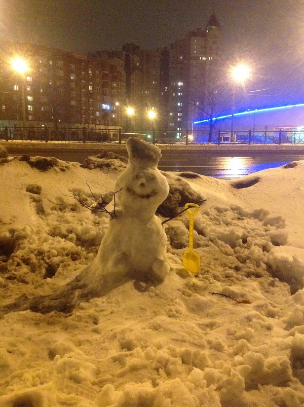 Возможно последний снеговик этой зимы