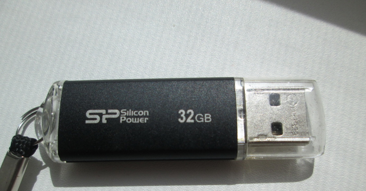 Особенности сборки и разборки флешки Silicon Power 32GB