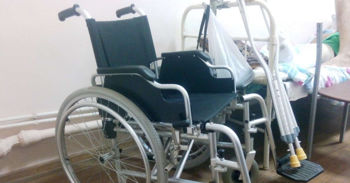 Авито инвалидные коляски б у купить. Vist 2001 инвалидное кресло. Кресло инвалидное HC-7700. Инвалидное кресло профессор 1940. Инвалидная коляска в больнице.