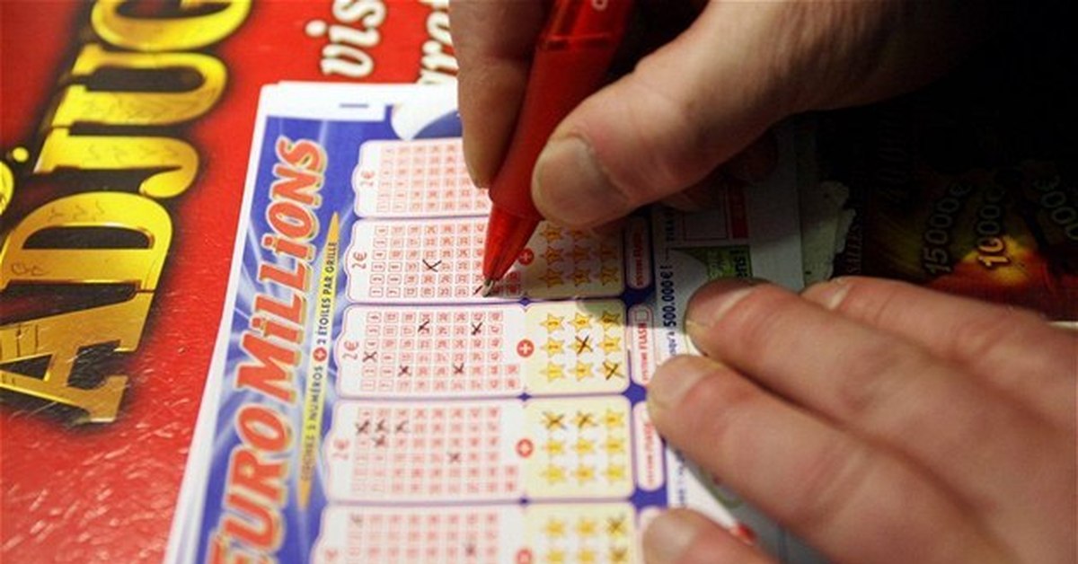 Лотерея в Англии. Лотерея в Испании. Lottery Powerball Megamillions Eurojackpot. Выиграла лотерею в Испанию.