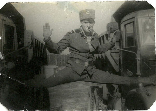 USSR. Soldier of the railway troops. - the USSR, Army, Leg-split, Jean-Claude Van Damme