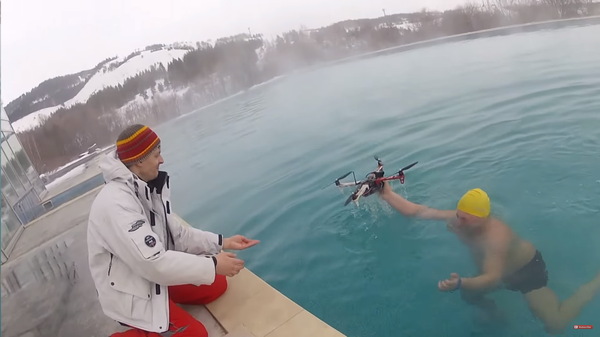 Удрал купаться