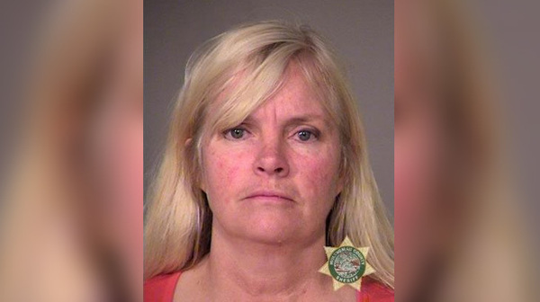 Женщина обвинила правительство США в сговоре с дьяволом