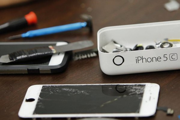 Twitter, Facebook  McAffee  Apple     , , Apple, X (Twitter), Mcafee, , 