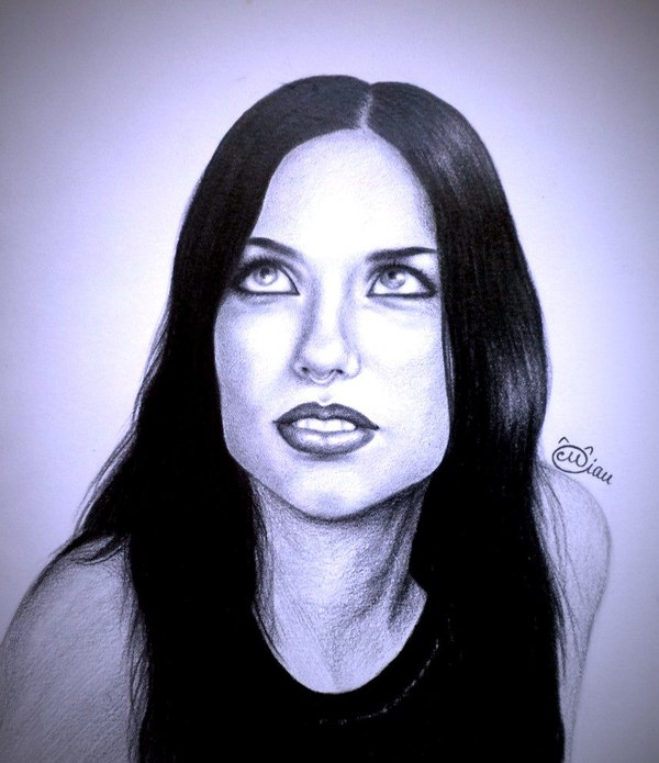 Нарисовала девушку из клипа Linkin Park - Crawling.