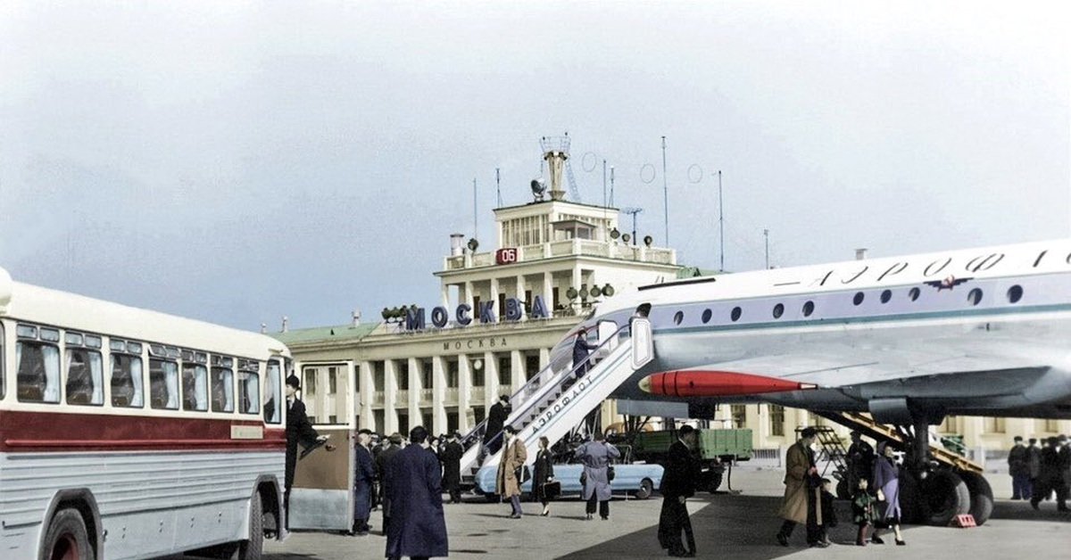 Старый аэропорт. Внуково аэропорт 1960. Аэропорт Домодедово 1960. Внуково в 1960 годах. Аэропорт Внуково СССР.