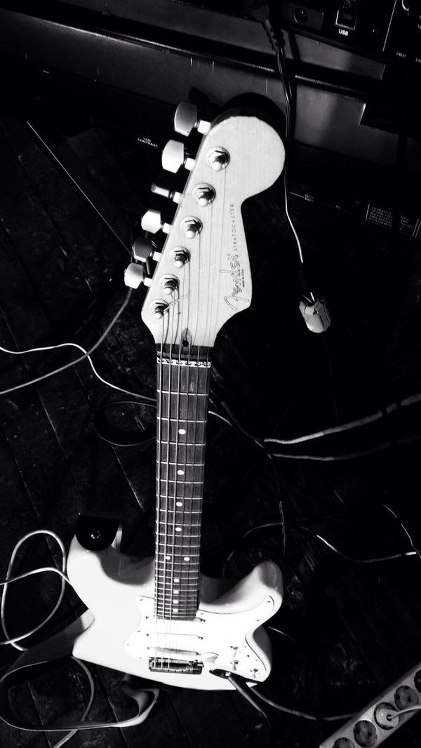    Lumia 640, , , -, Fender Stratocaster, 