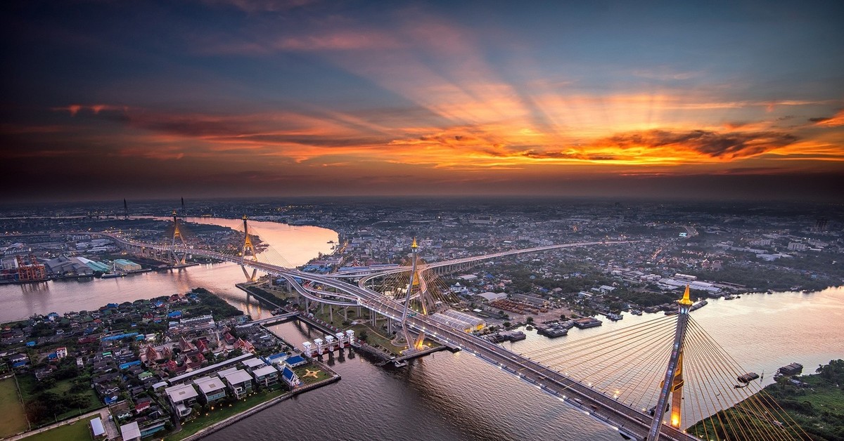 Бангкок чао прая. Река Чао Прайя Бангкок. Мосты Иркутска вид сверху.