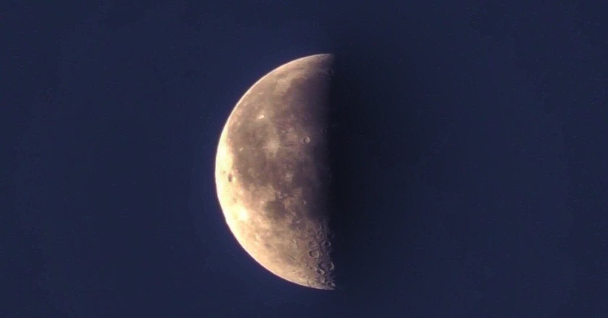 1 четверть луны фото