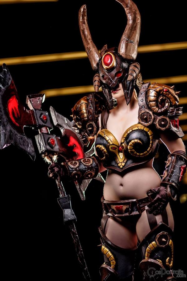 World of Warcraft Warrior cosplay