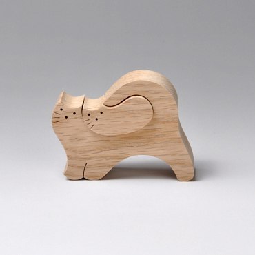 Скульптура кота из дерева