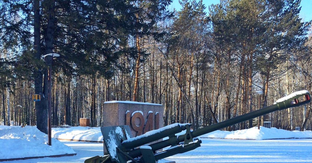 Веб камера лагерный сад томск. Лагерный сад Томск зимой. Зимний лагерный сад в Томске фото. Лагерный сад пост ГАИ Томск фото. Где в Лагерном саду Томска установлена Военная техника.