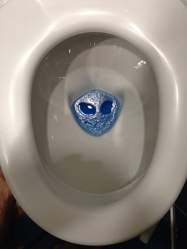 Как-то утром в туалете... перехотелось!