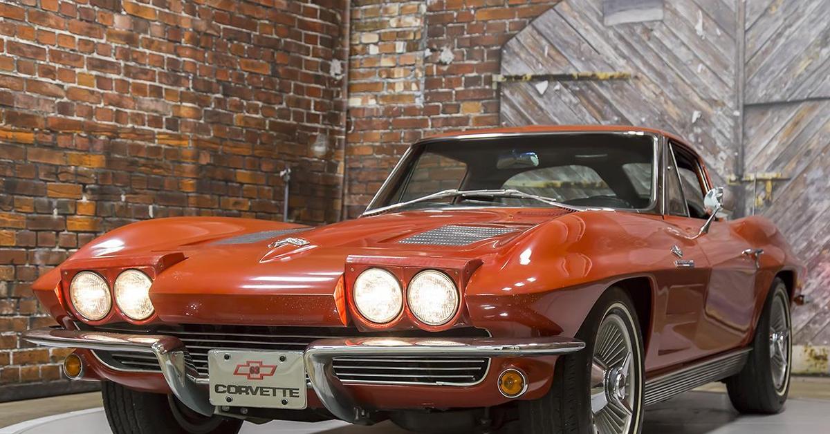 Шевроле откройся. Chevrolet Corvette 1964 с открытыми фарами. Корвет с2 v8. Chevrolet Corvette Coupe 1973 с открытыми фарами. Chevrolet Corvette с выдвижными фарами.