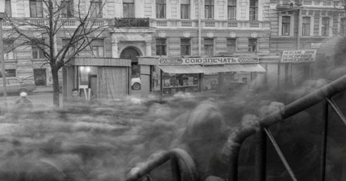 Город забуду. Тени в городе фото. Фото Андрея Титаренко город теней. Тени забытого городка.