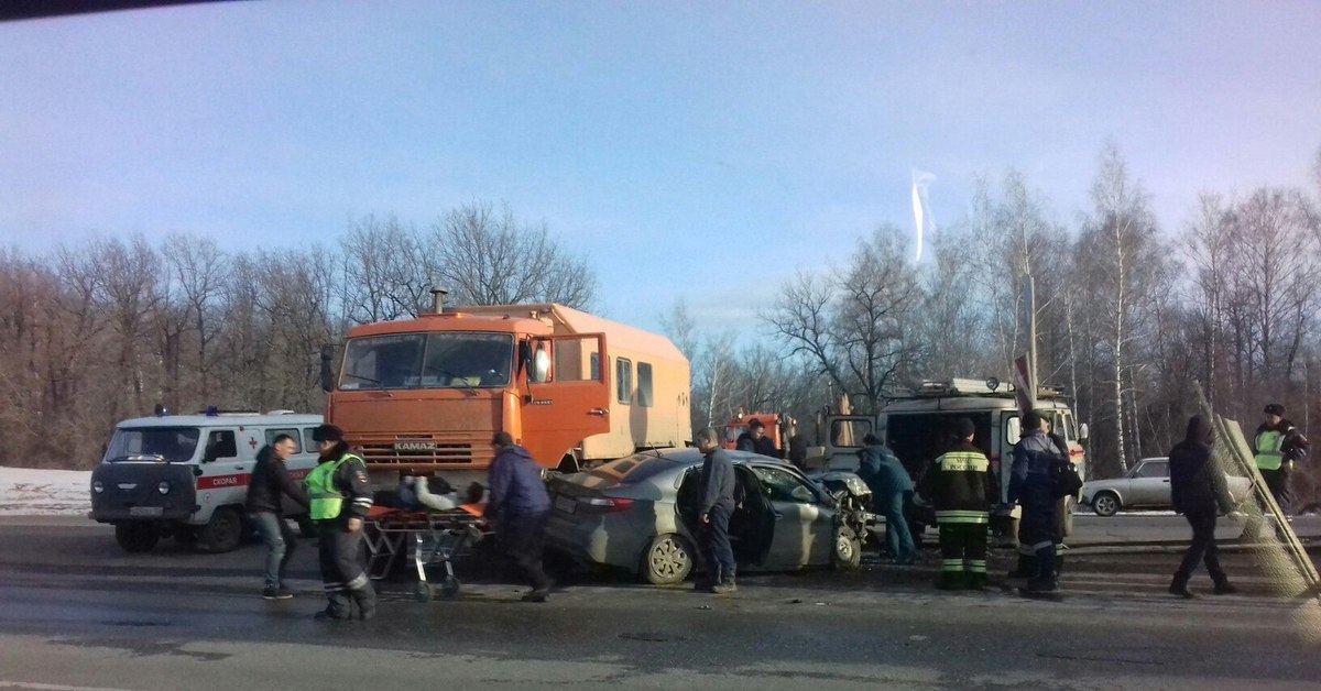 Дтп с видеорегистраторов. ДТП на м 4 Киа с КАМАЗОМ. Авария в Башкирии с участием Киа Рио.