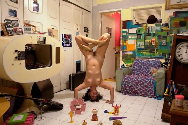 When there's nothing to do on the weekend - NSFW, Room, Headstand