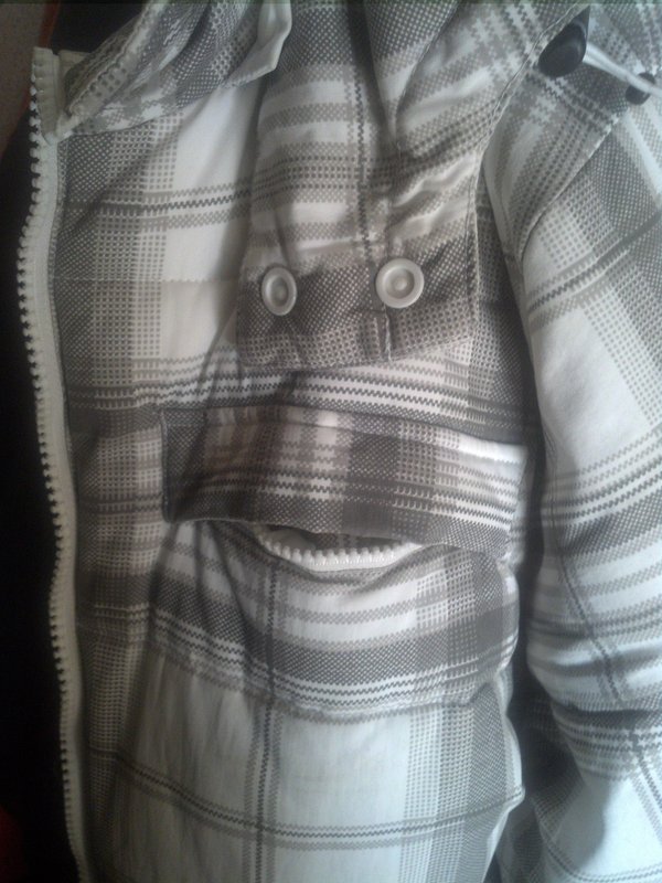 Кажется, моя куртка пытается что-то сказать...