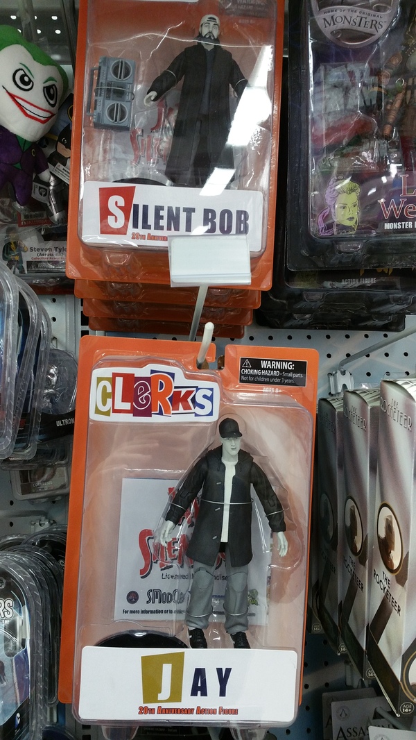 В ToysRus среди супермэнов, бэтмэнов и железных людей нашёл вот этих двух ребят - NSFW, Джей и Молчаливый Боб, Toysrus