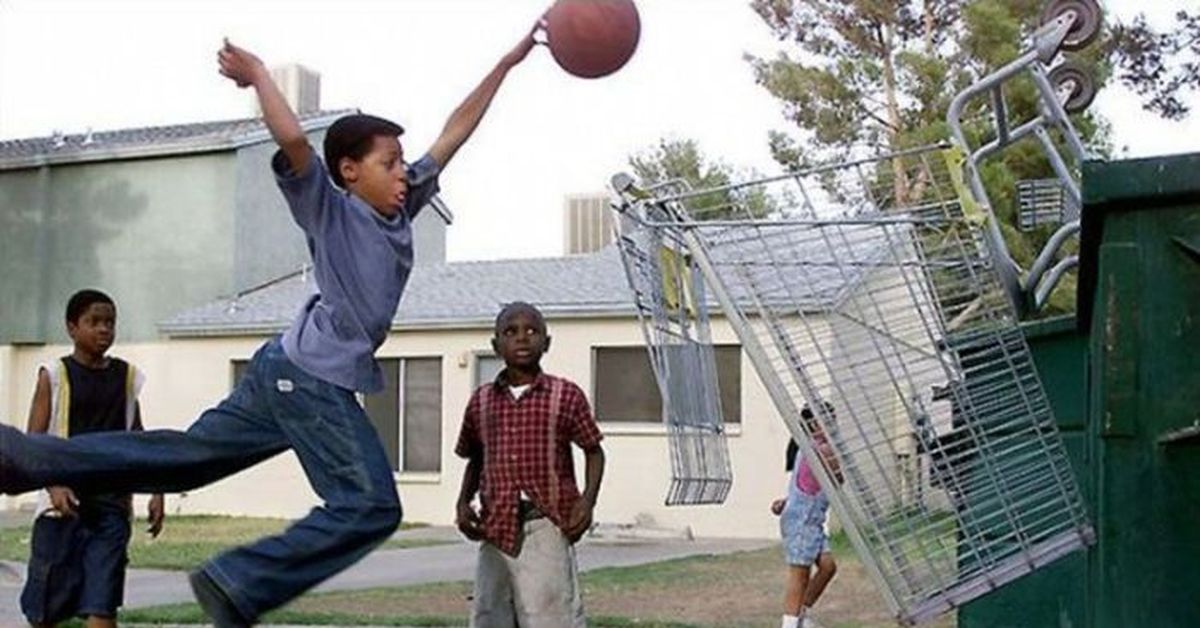Баскетболист карлик. Гетто спорт. Ghetto Sport. Ghetto photo.