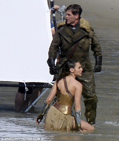 Фотка со съемок "Чудо Женщины"