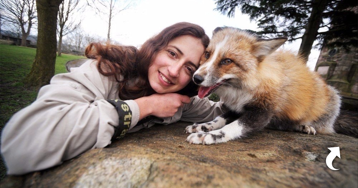 Девушка в костюме лисы. Костюм холо волчица и пряности. Лиза лисичка. Хоро мудрая волчица cosplay. Фотосессия с лисой в парке.