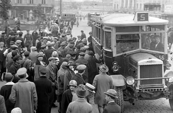 Первый автобус