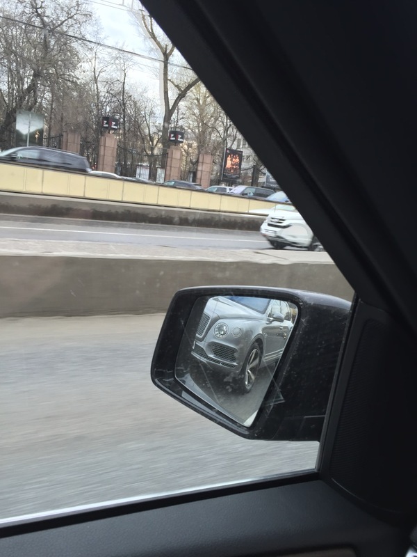 В стране кризис, в Москве вторник Красивая жизнь, Вторник, Москва, Сад, Bentley Bentayga, Длиннопост