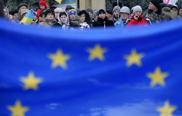 Еврокомиссия официально предложила Украине отмену визового режима