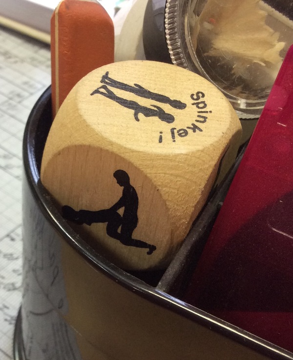 Кубик, а для лиц мужского пола в некотором смысле русская рулетка :D