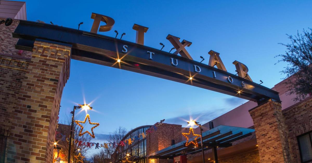 Пиксар фото. Киностудия Pixar. Студия Пиксар. Pixar animation Studios студия. Лос Анджелес здание Пиксар Компани.
